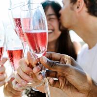 5 Dos and Don’ts of planning your engagement party cheers