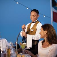 Top tips for planning a honeymoon cruise – what to know before you book! windstar